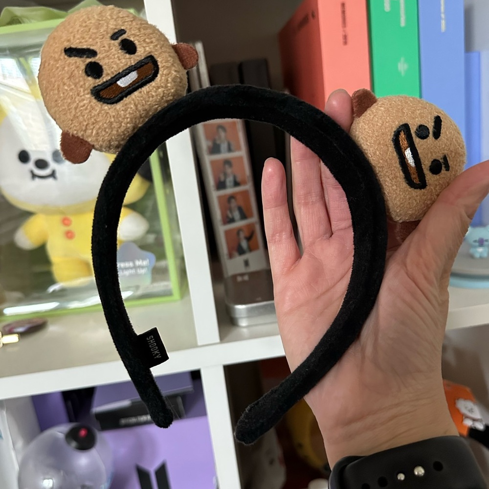 Shooky headband
